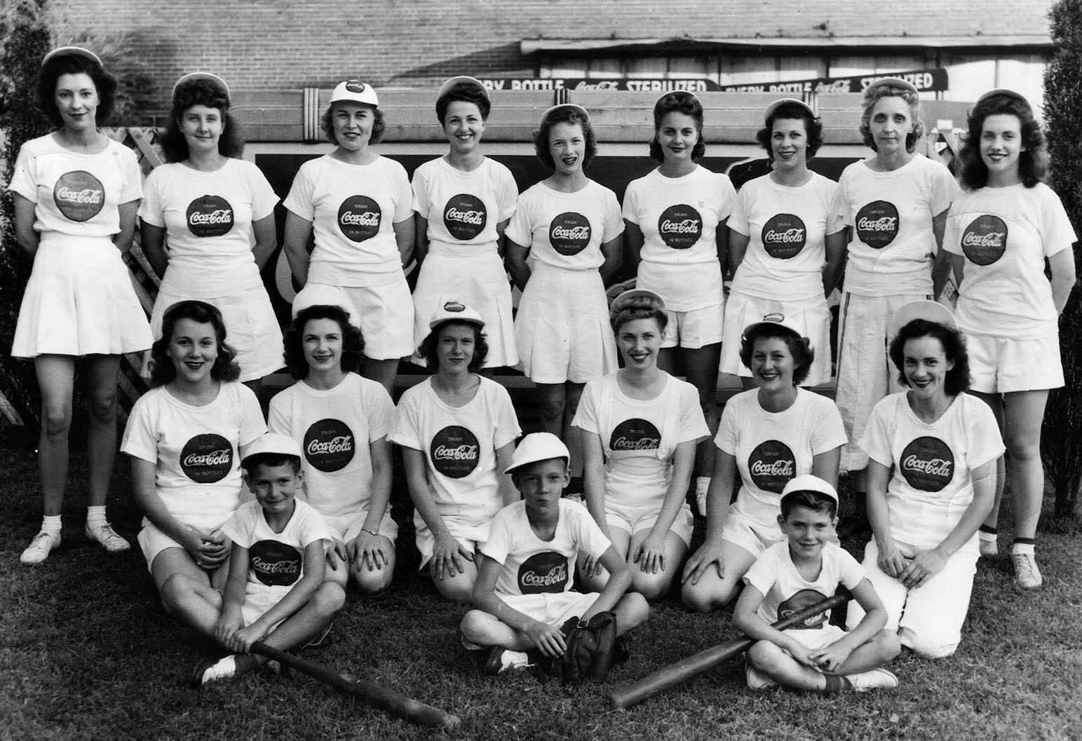 PARIS TN: Women’s ball team from 1948?